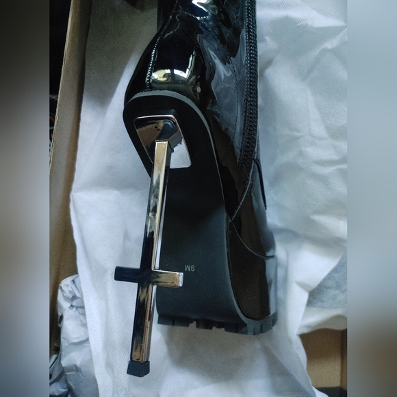 "Under Oath" Patent cross heel ankle boots - Picture 2 of 2